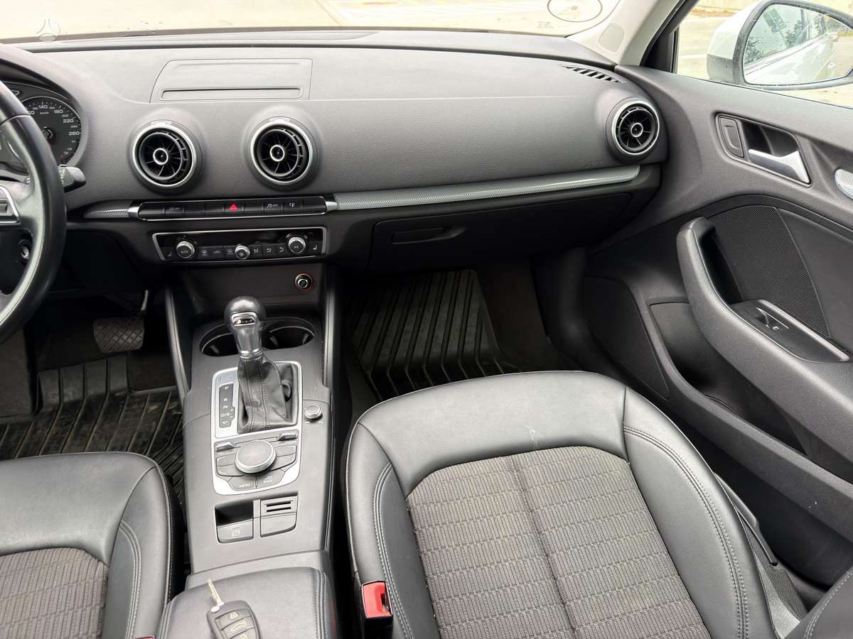 Audi A3, 1.6 l., hatchback