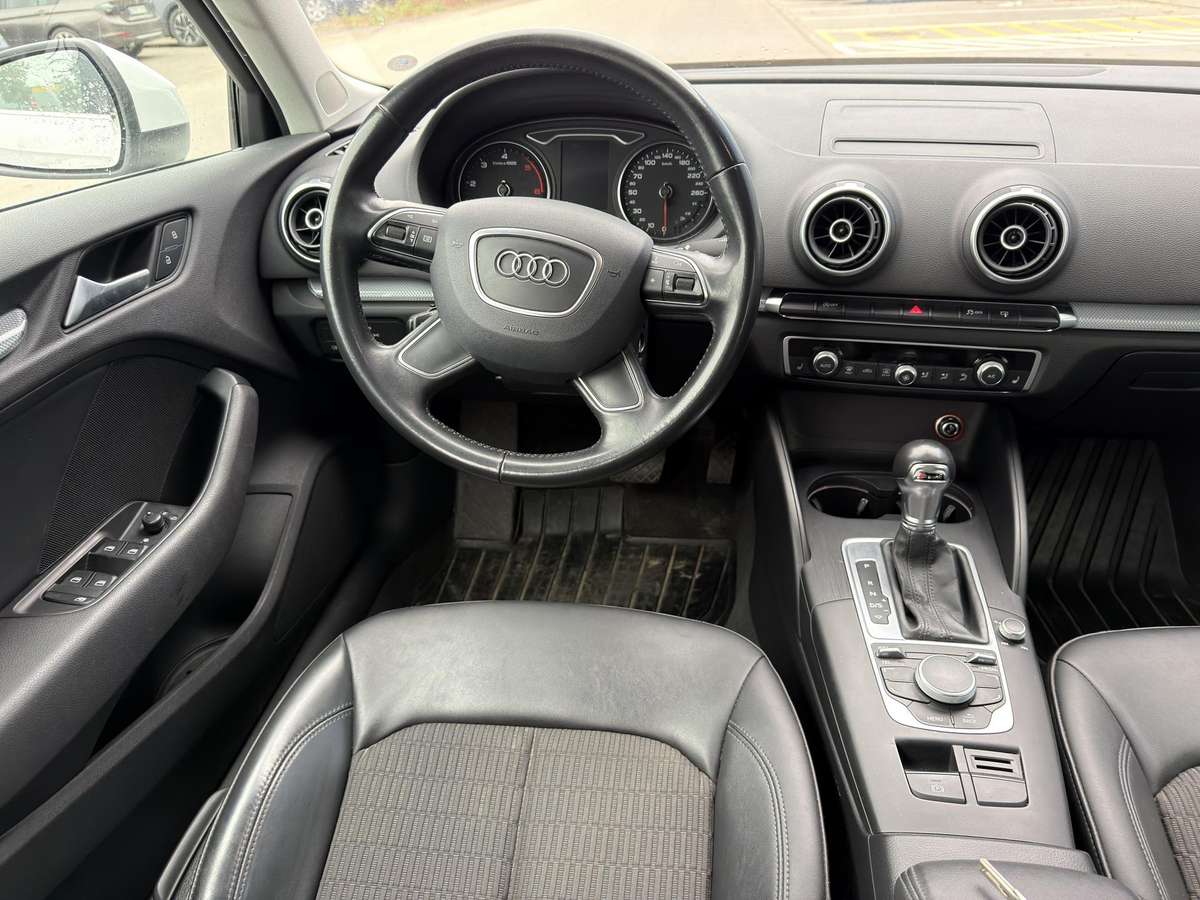Audi A3, 1.6 l., hatchback