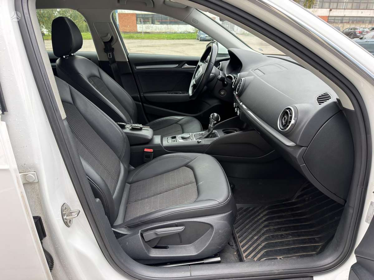 Audi A3, 1.6 l., hatchback