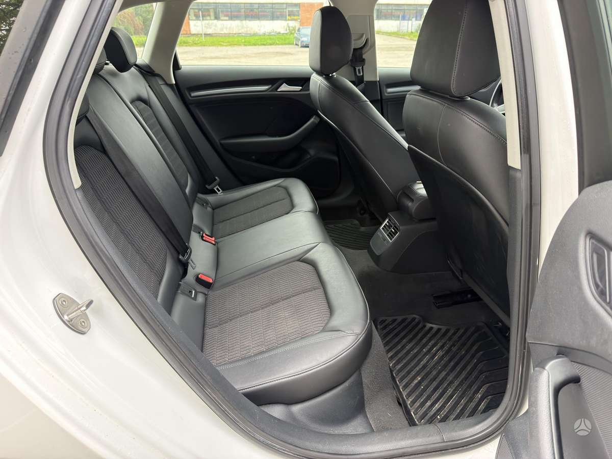 Audi A3, 1.6 l., hatchback