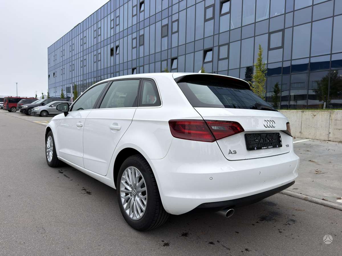 Audi A3, 1.6 l., hatchback