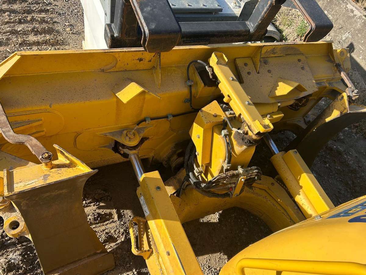 Komatsu D61PXi-24, bulldozer