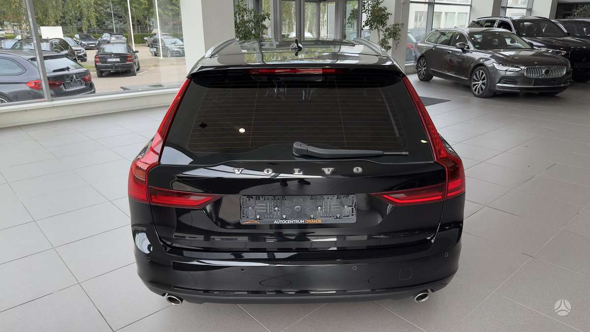 Volvo V90, universalas