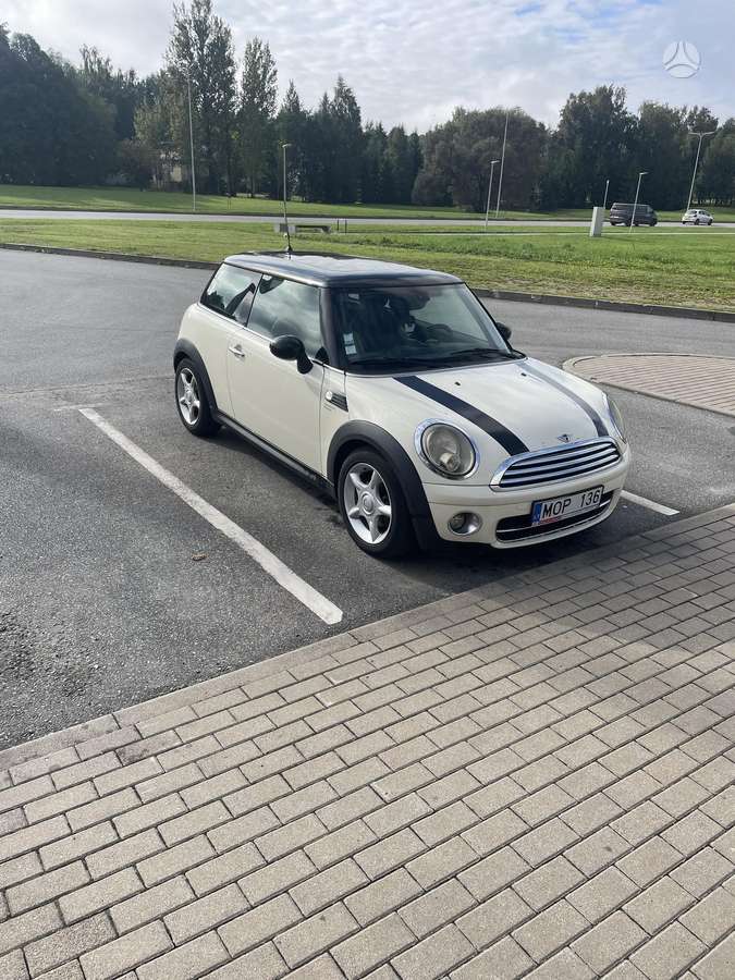 Mini Cooper, 1.6 l., hatchback
