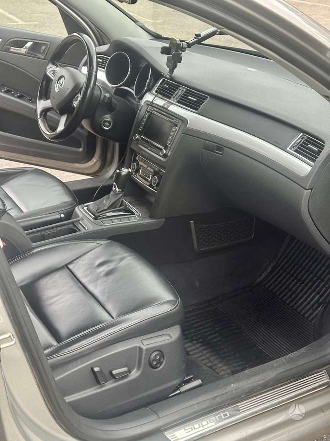 Skoda Superb, 2.0 l., wagon
