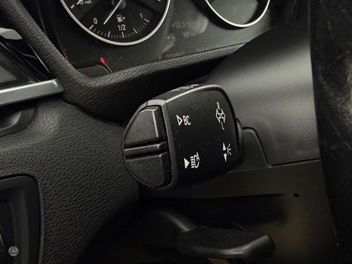 BMW X1, 2.0 l., off-road / crossover