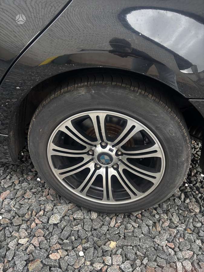 BMW 320, saloon / sedan