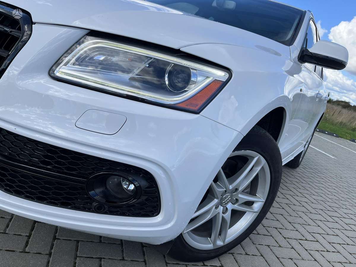 Audi Q5, 3.0 l., off-road / crossover