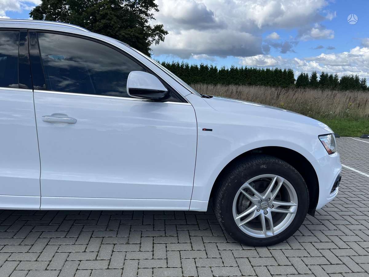 Audi Q5, 3.0 l., off-road / crossover