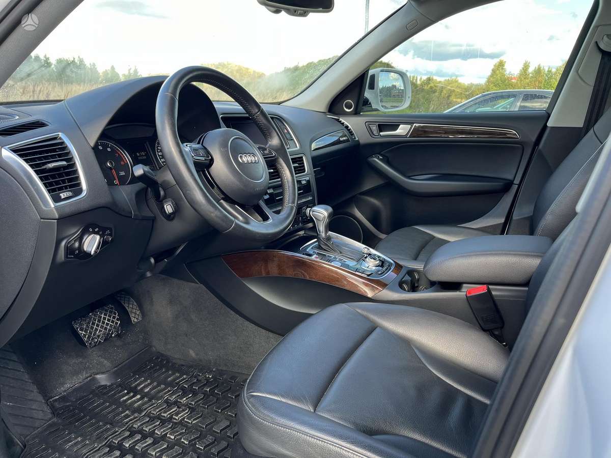 Audi Q5, 3.0 l., off-road / crossover