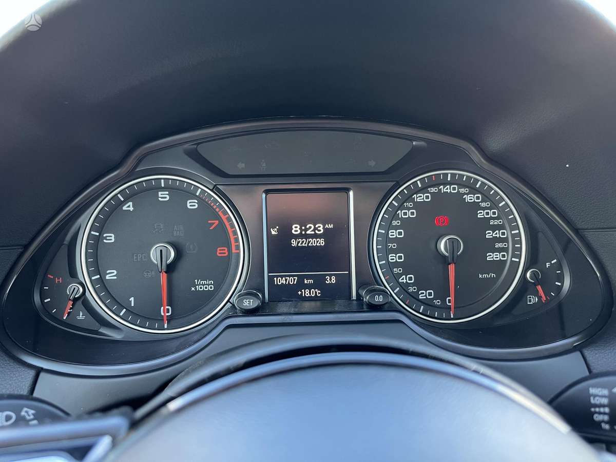 Audi Q5, 3.0 l., off-road / crossover