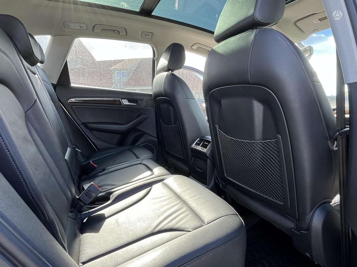 Audi Q5, 3.0 l., off-road / crossover
