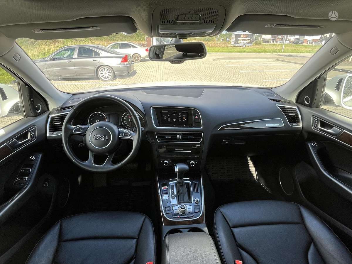 Audi Q5, 3.0 l., off-road / crossover