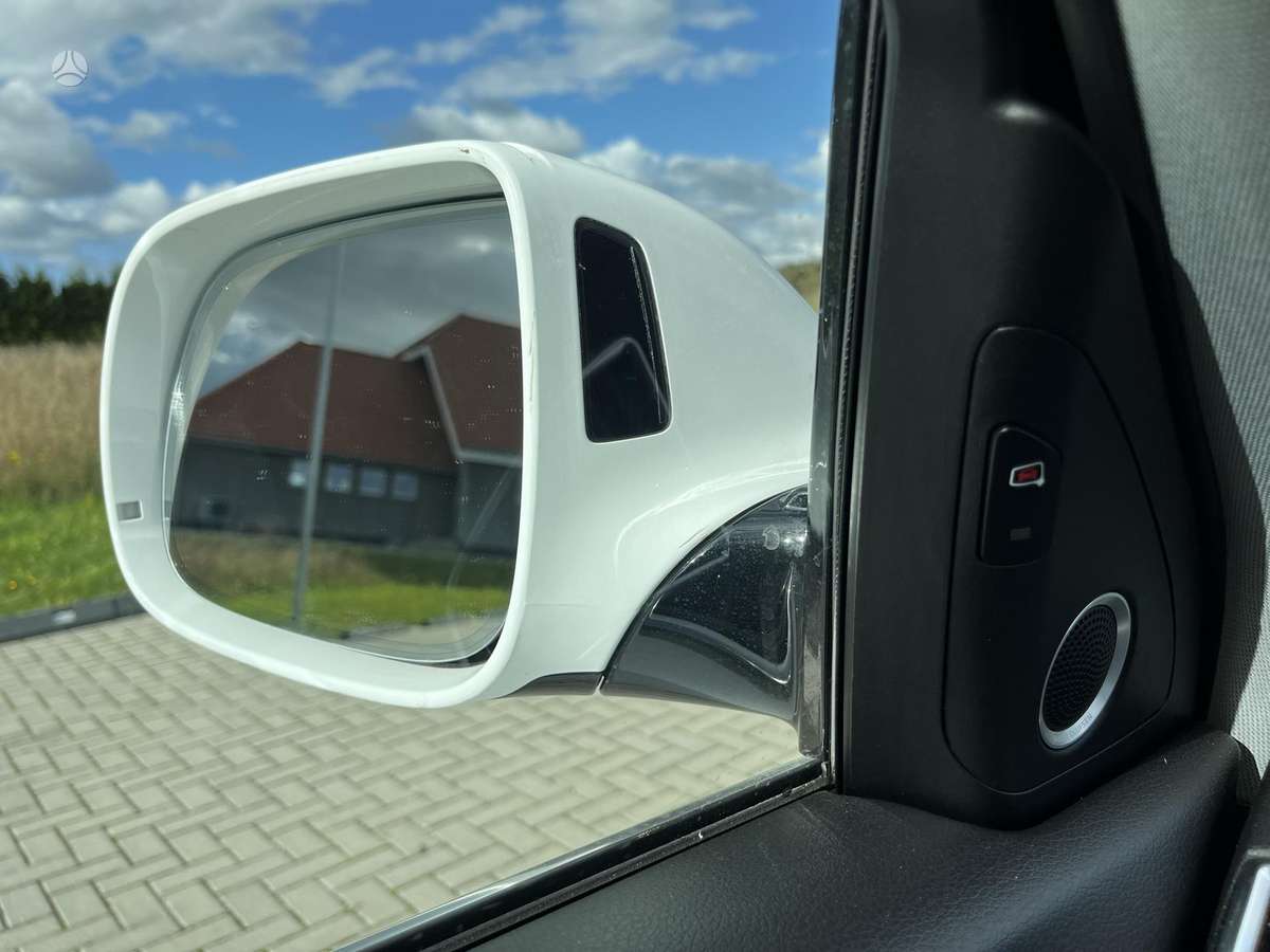 Audi Q5, 3.0 l., off-road / crossover