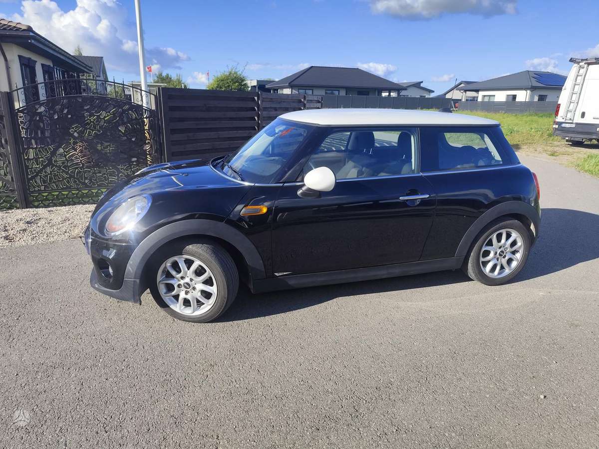 Mini Cooper, 1.5 l., hatchback