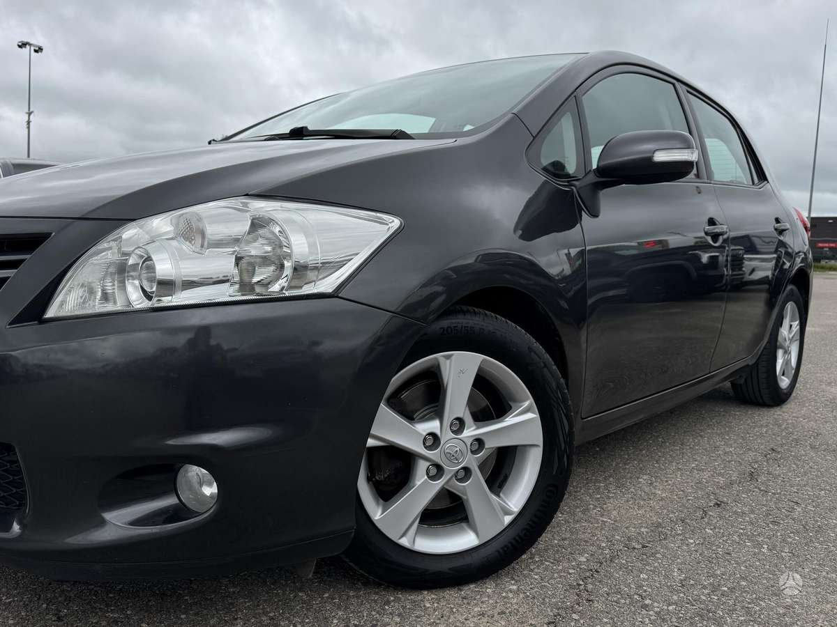 Toyota Auris, 2.0 l., hatchback