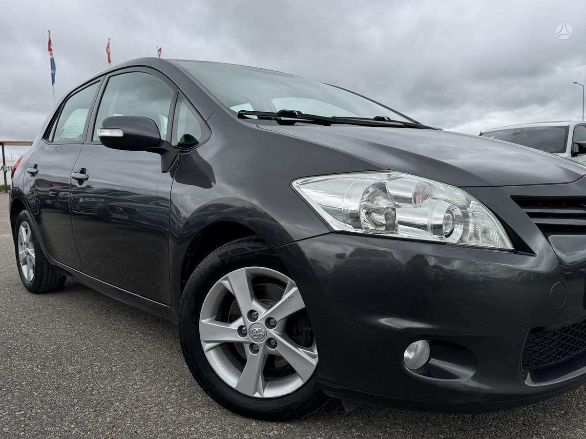 Toyota Auris, 2.0 l., hatchback