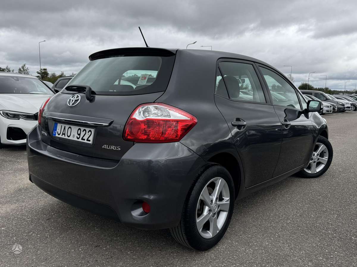 Toyota Auris, 2.0 l., hatchback