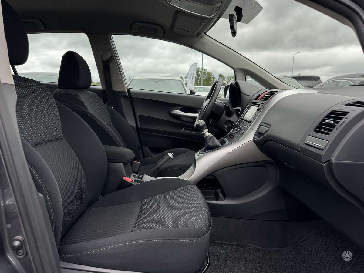 Toyota Auris, 2.0 l., hatchback