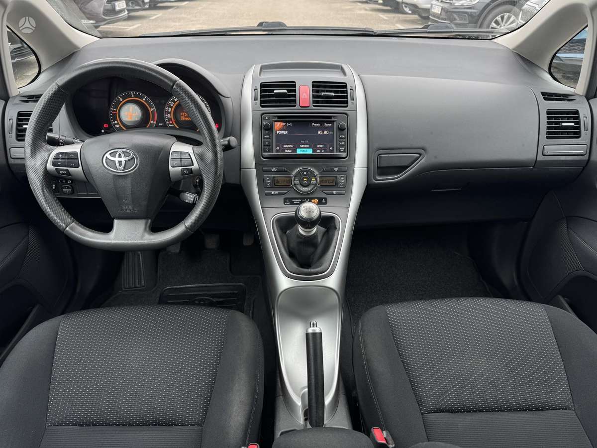 Toyota Auris, 2.0 l., hatchback