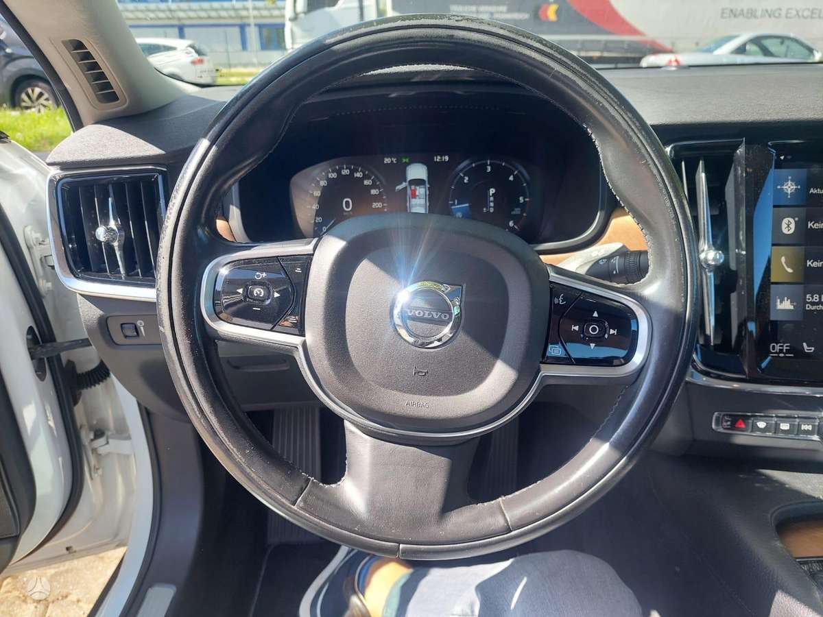Volvo S90, 2.0 l., Седан
