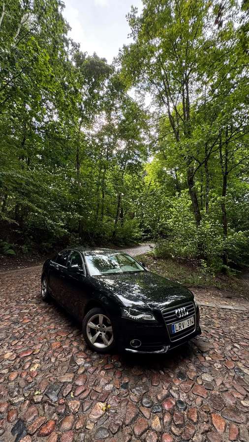 Audi A4, 2.0 l., Седан