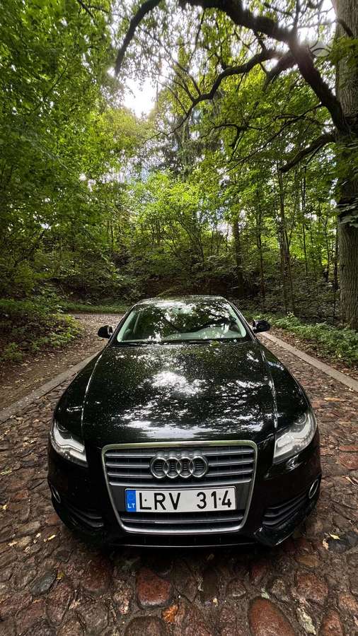 Audi A4, 2.0 l., Седан