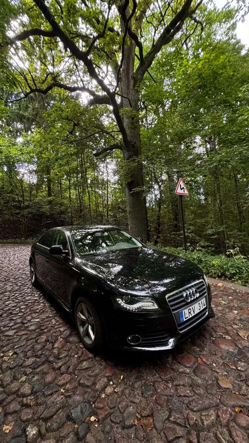 Audi A4, 2.0 l., Седан