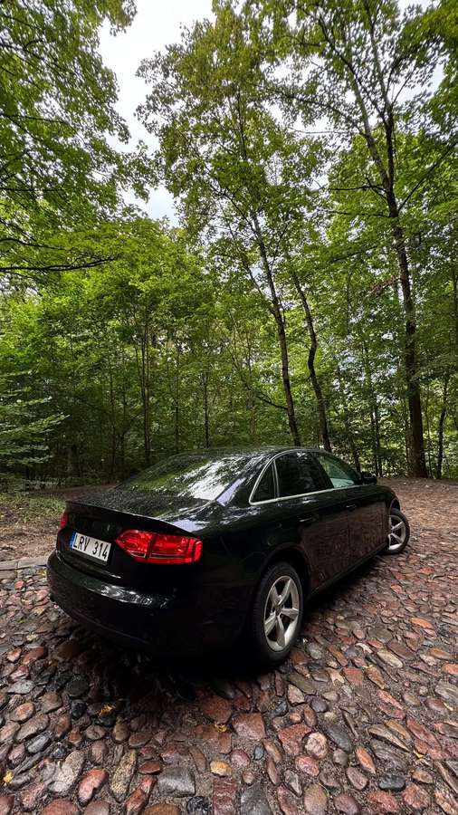 Audi A4, 2.0 l., Седан