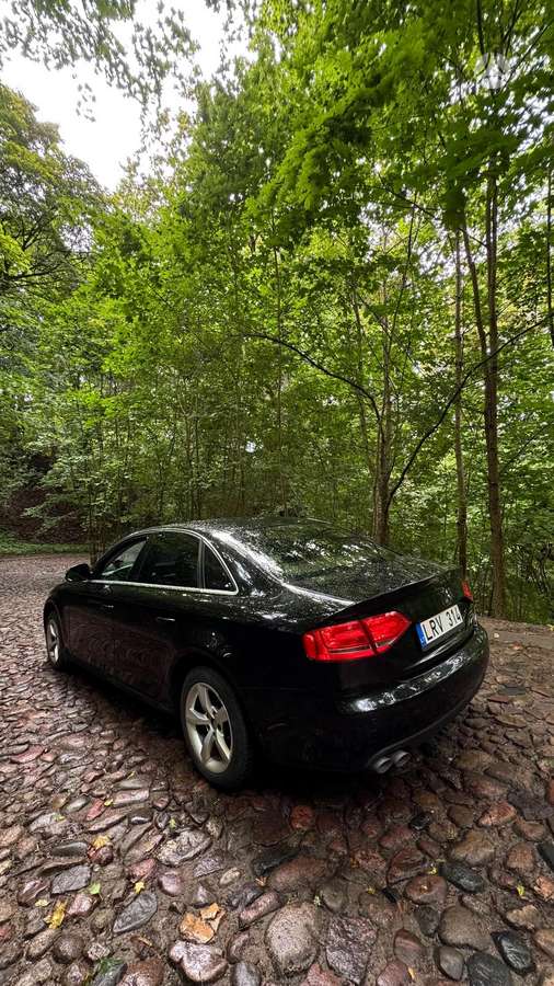 Audi A4, 2.0 l., Седан