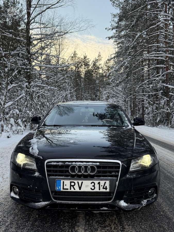 Audi A4, 2.0 l., Седан