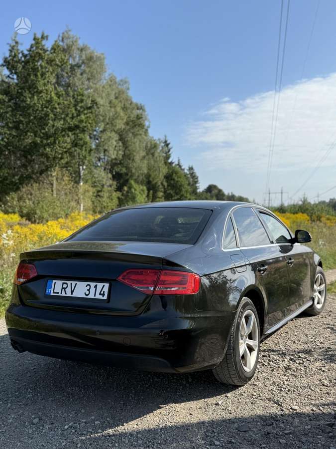 Audi A4, 2.0 l., Седан