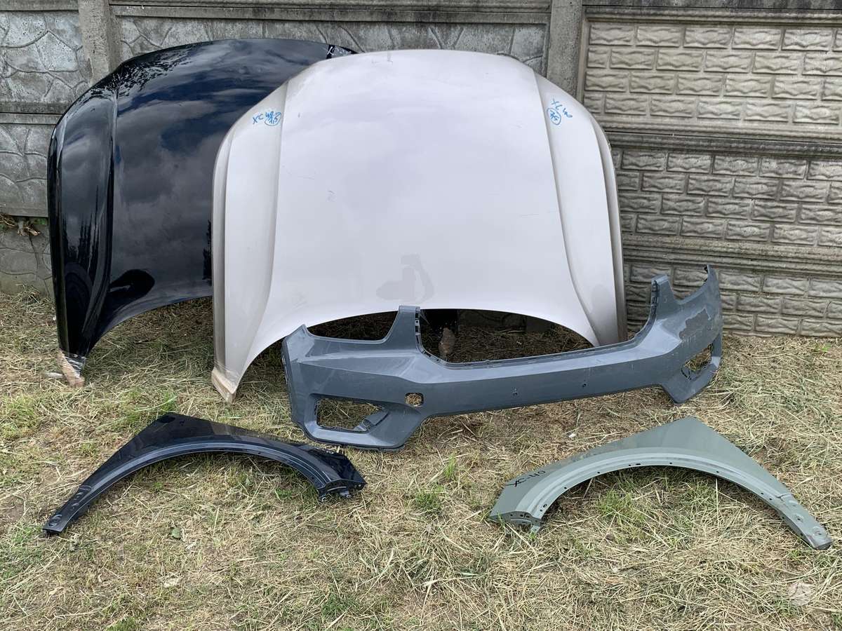Volvo XC40 Parduodame visu volvo modeliu naudotas kebulo dalis nuo 2011 202