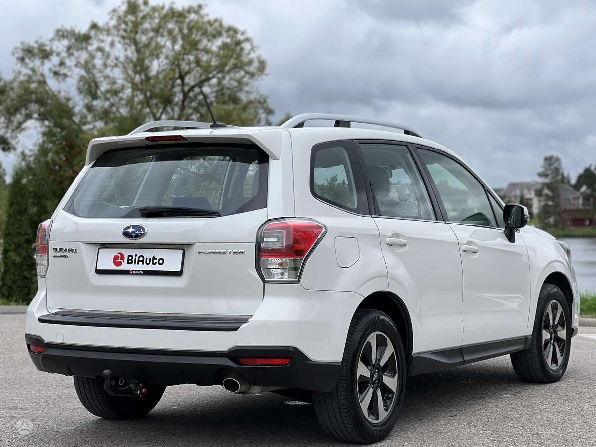 Subaru Forester, 2.0 l., off-road / crossover