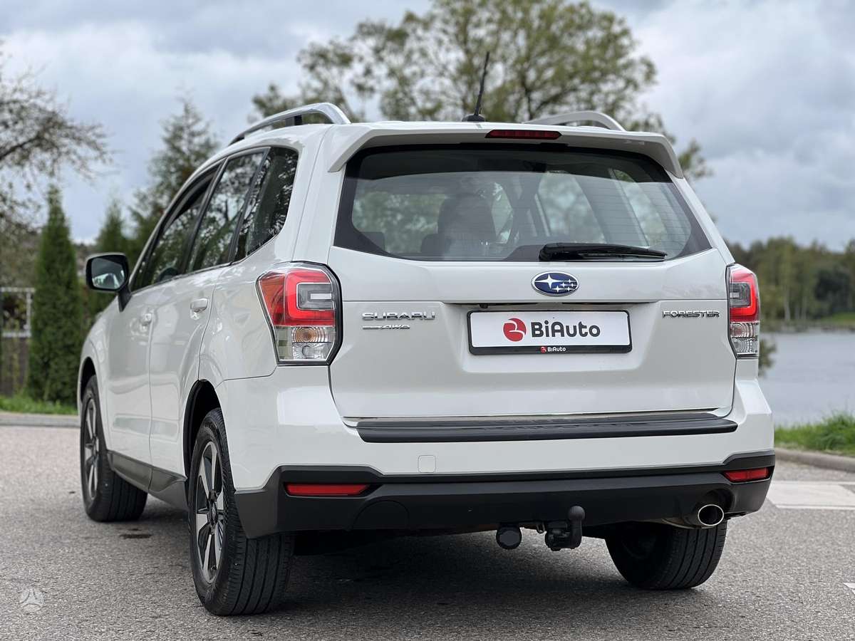 Subaru Forester, 2.0 l., off-road / crossover