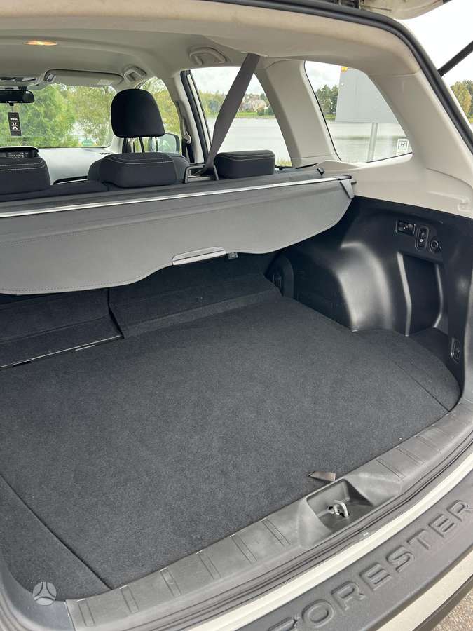 Subaru Forester, 2.0 l., Внедорожник / Кроссовер
