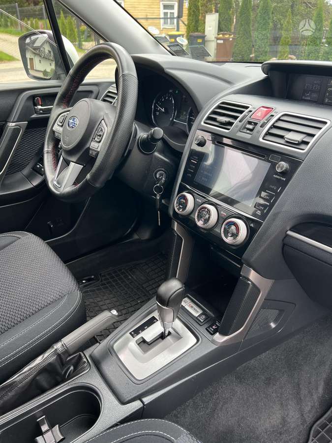 Subaru Forester, 2.0 l., Внедорожник / Кроссовер