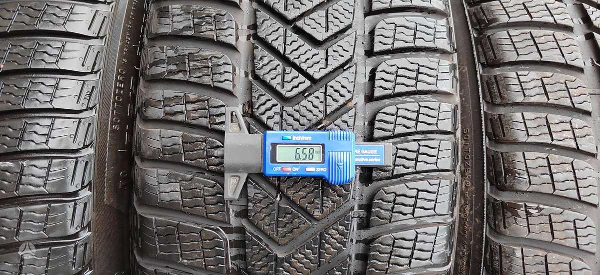 Pirelli Soto Zero 3, winter 235/35 R20