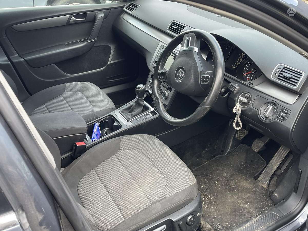 Volkswagen Passat dalimis