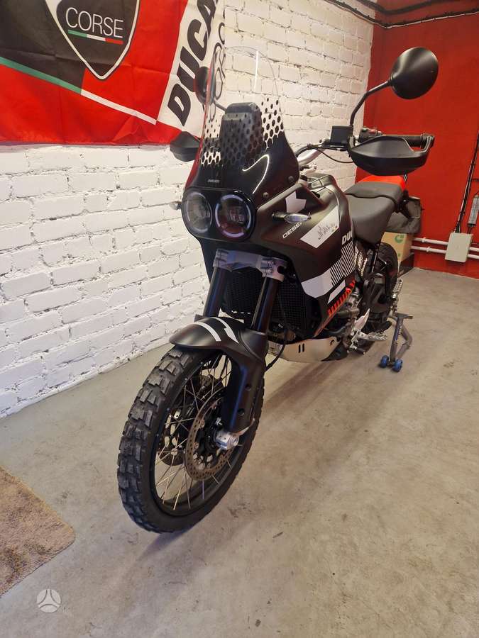 Ducati DesertX 937cc, enduro / adventure