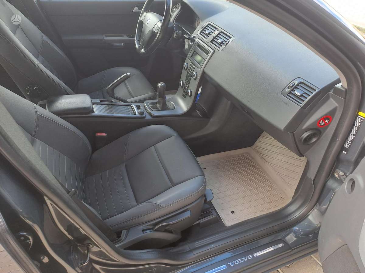 Volvo S40, 1.6 l., Седан