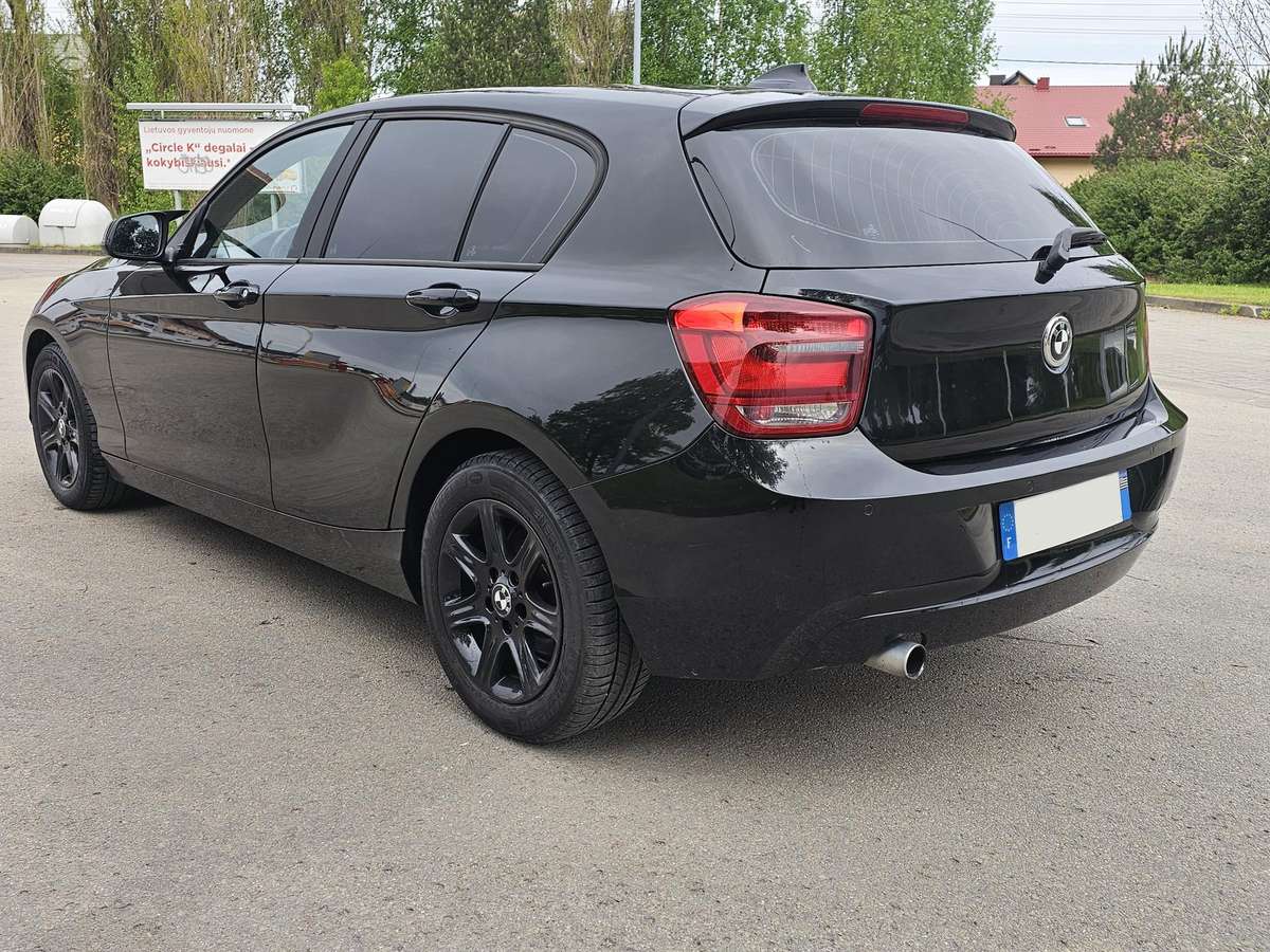 BMW 116, 2.0 l., hatchback
