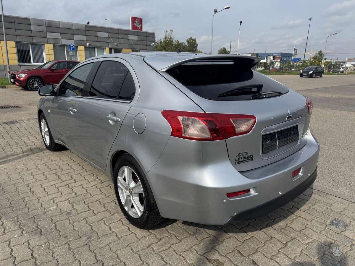 Mitsubishi Lancer, 1.6 l., hatchback