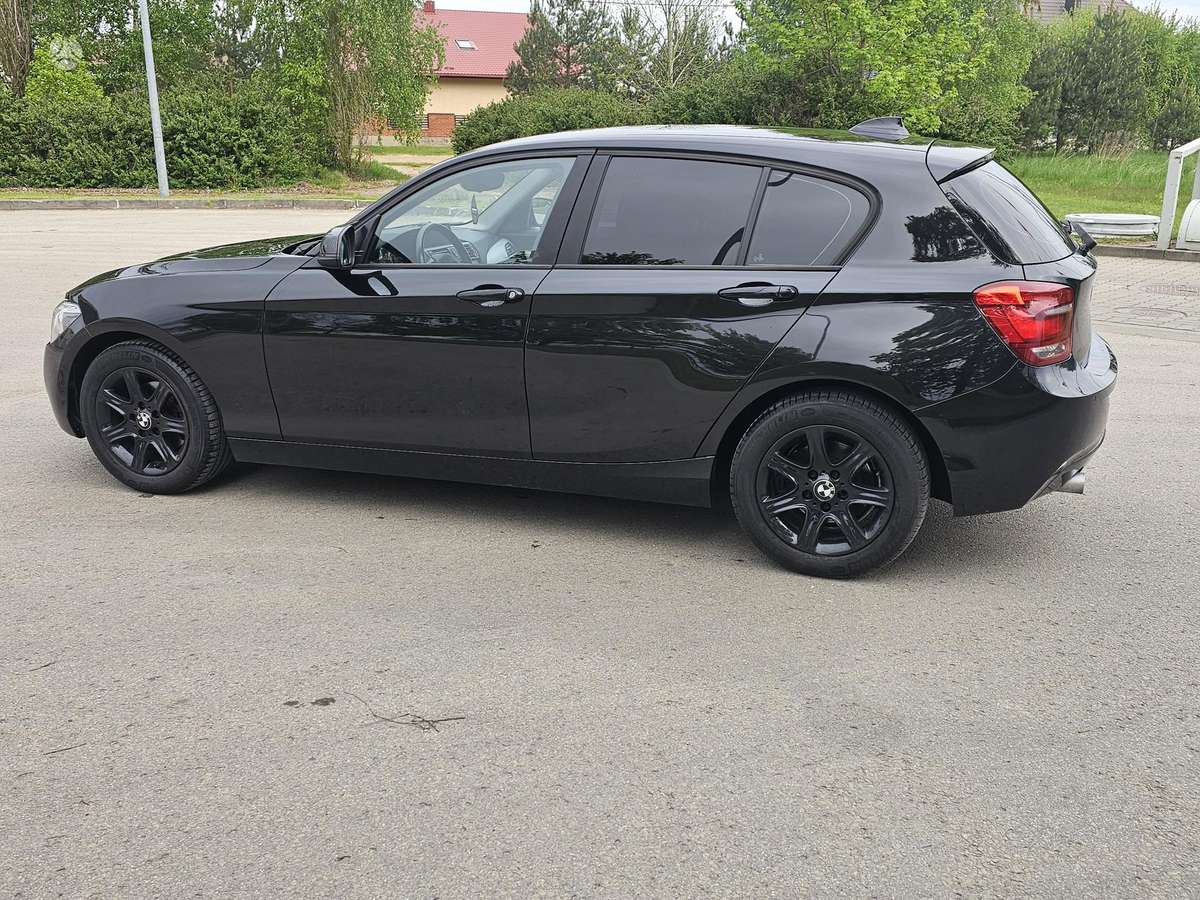 BMW 116, 2.0 l., hatchback