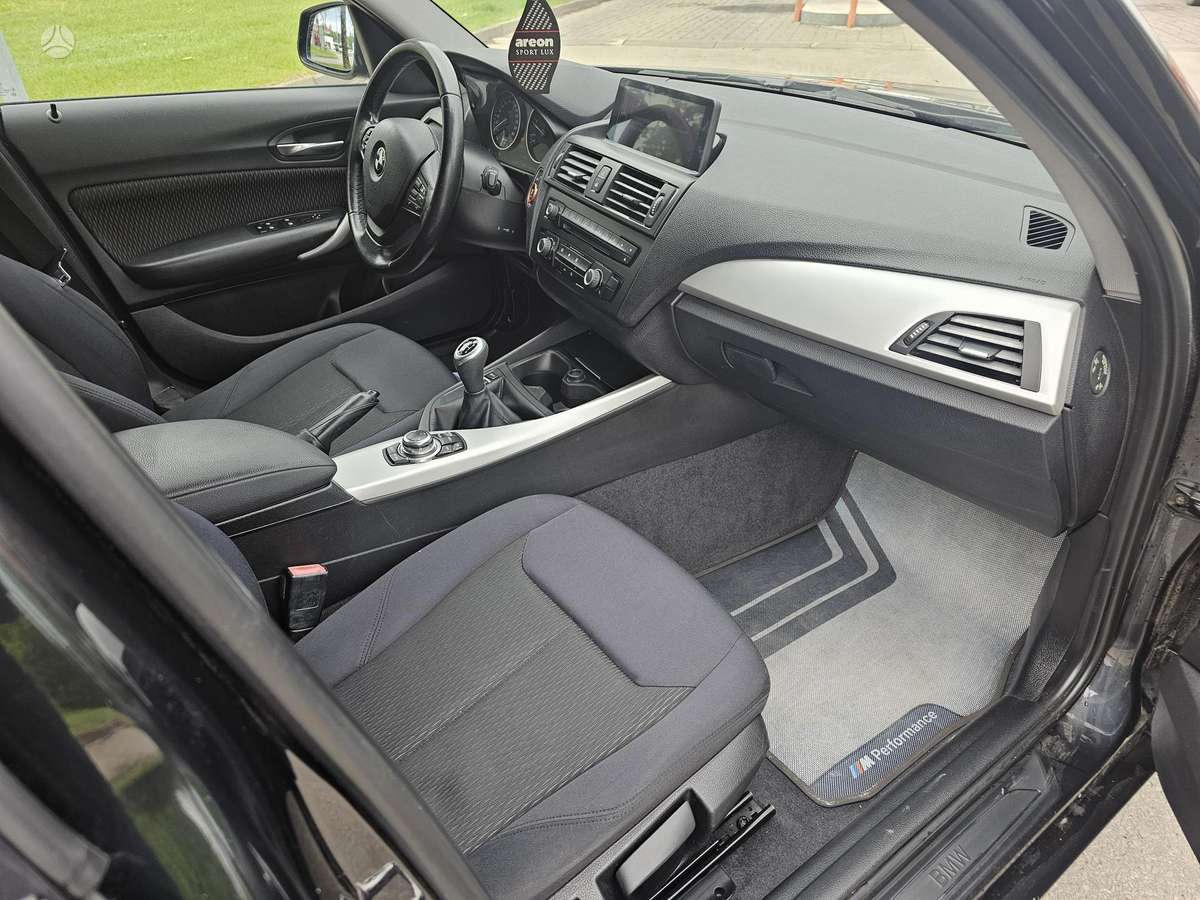 BMW 116, 2.0 l., hatchback