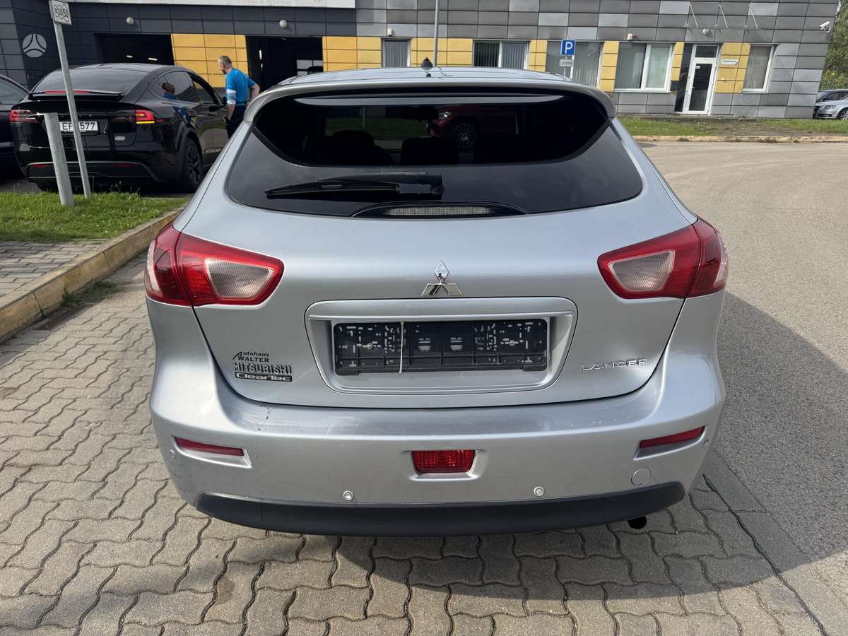 Mitsubishi Lancer, 1.6 l., hatchback