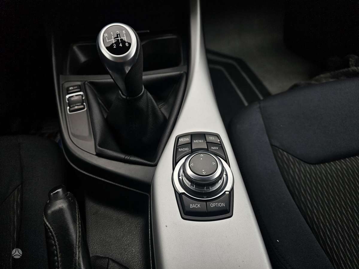 BMW 116, 2.0 l., hatchback