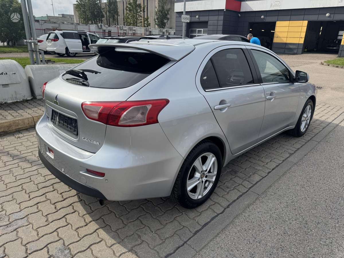 Mitsubishi Lancer, 1.6 l., hatchback