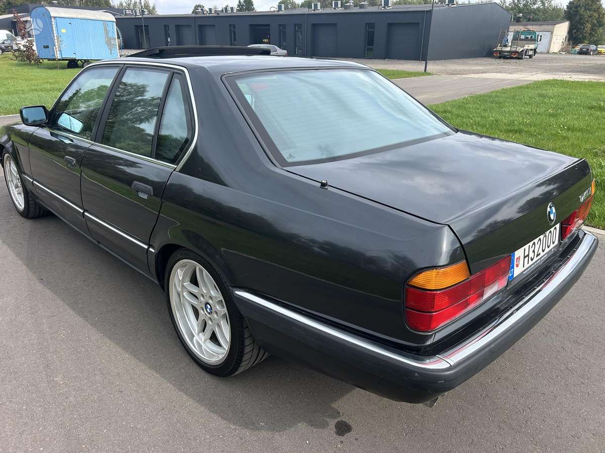 BMW 740, 4.0 l., Седан