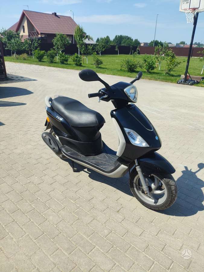 Piaggio Fly 50cc, scooters / mopeds